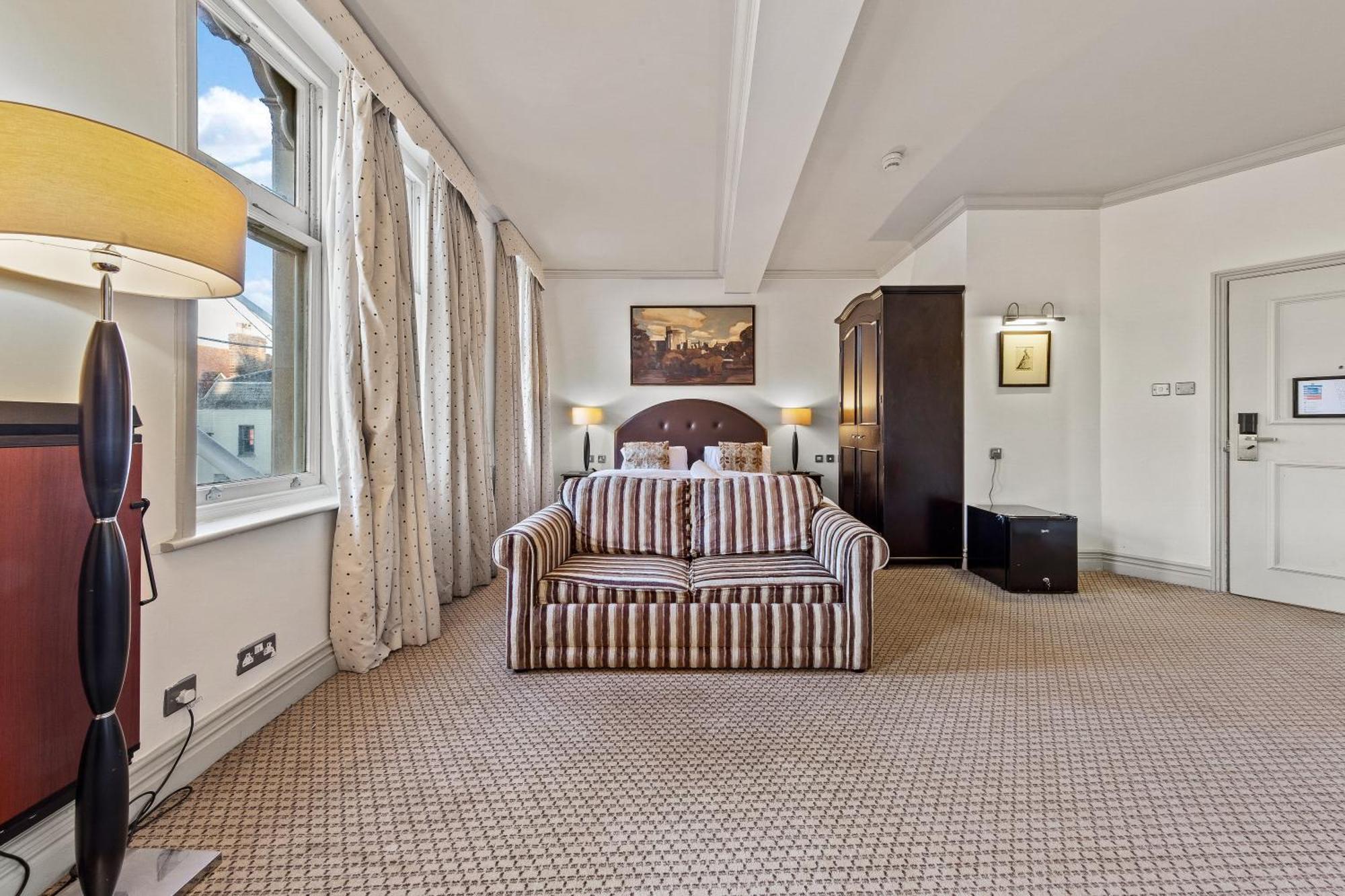 Harte & Garter Apartment Windsor Exterior photo