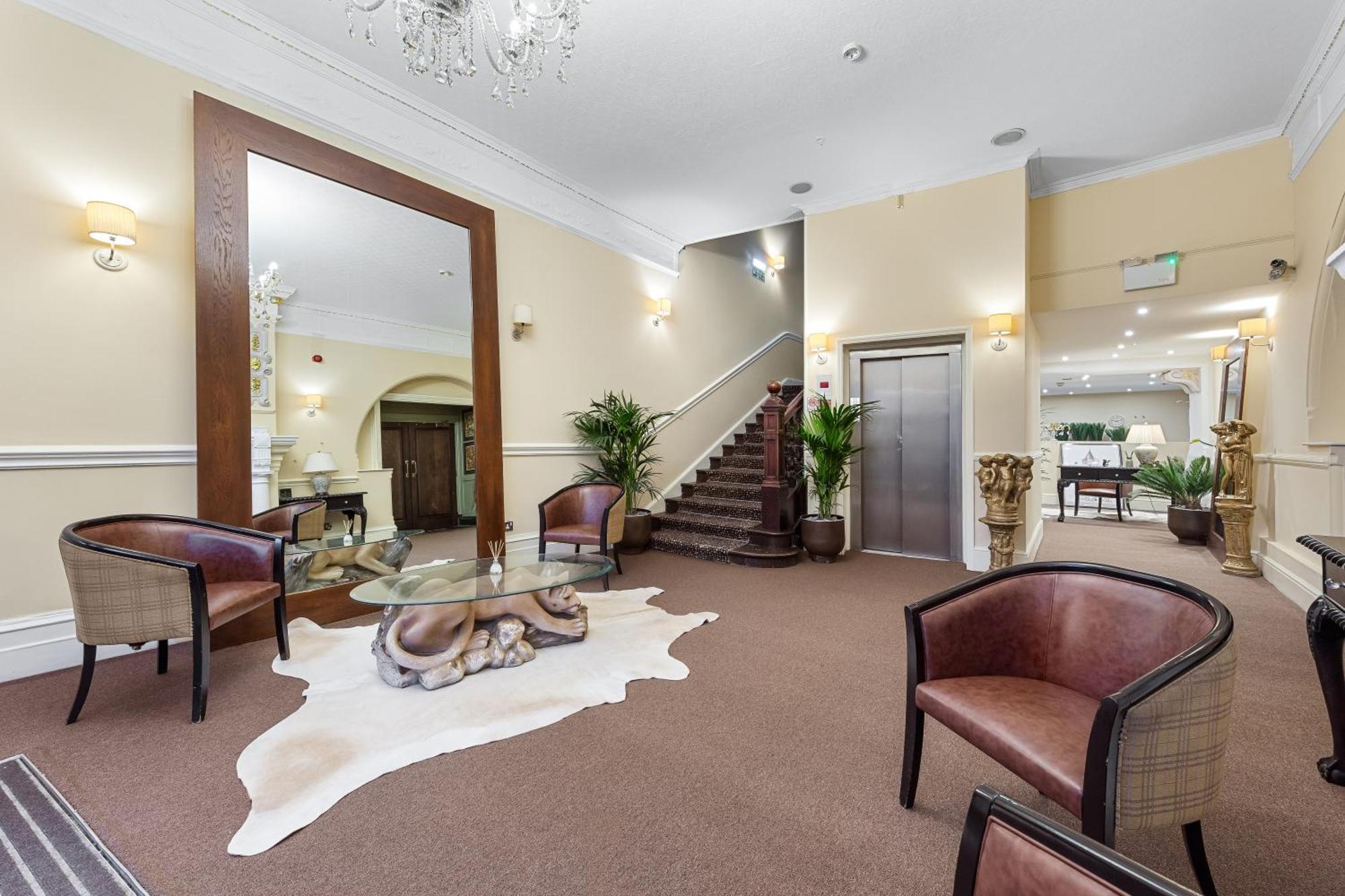 Harte & Garter Apartment Windsor Exterior photo